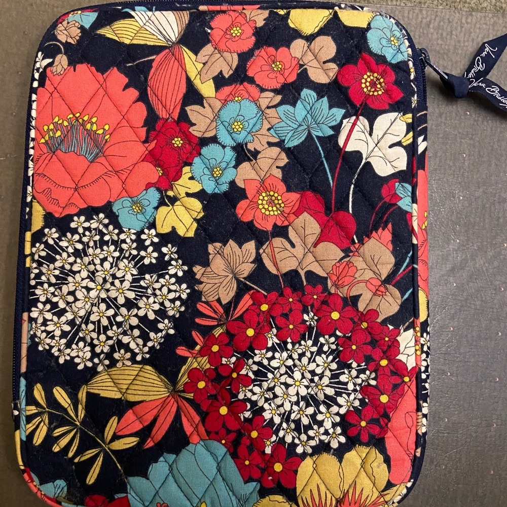 Like new Vera Bradley tablet sleeve
